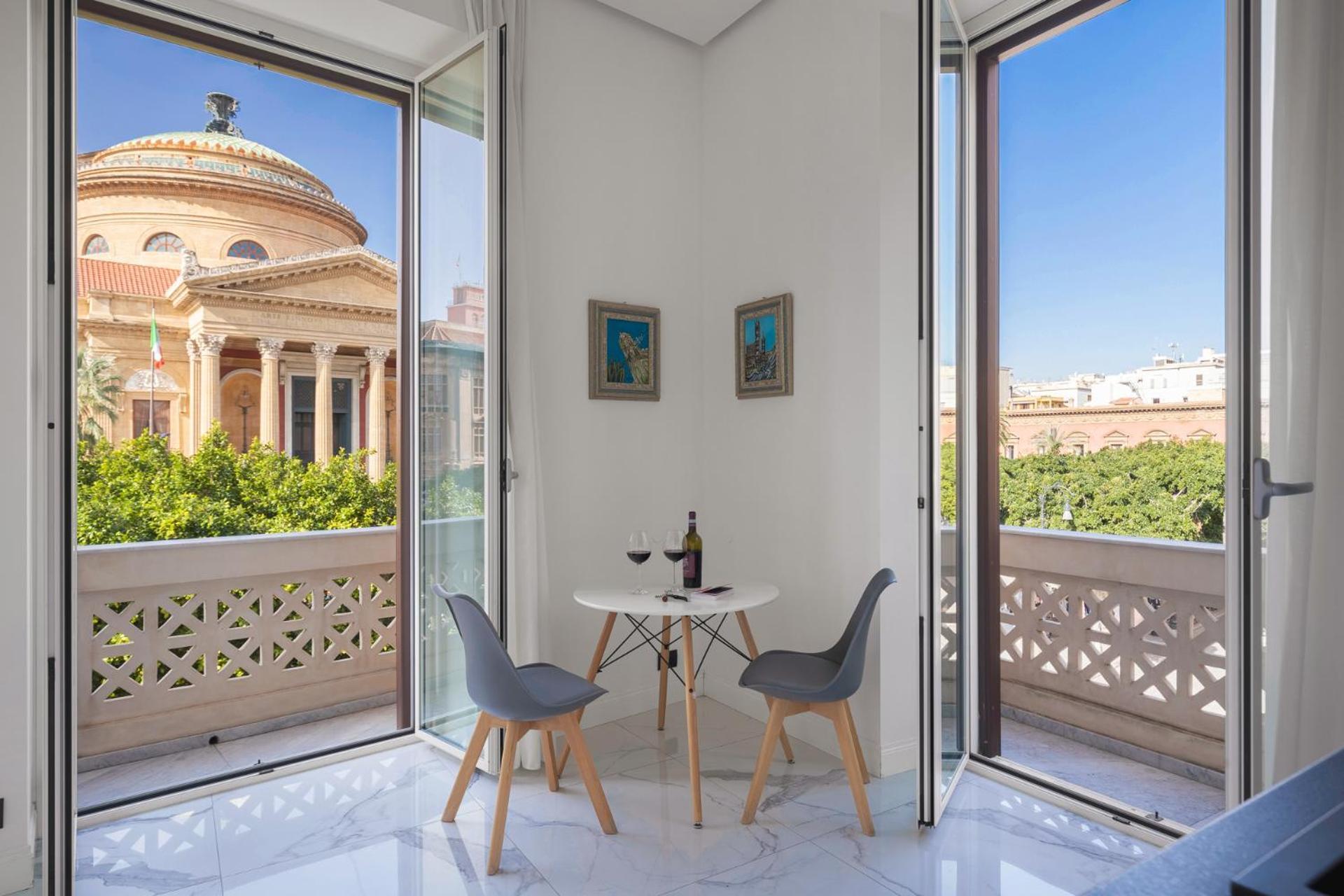 Palazzo Sovrana Serviced Luxury Apartments Палермо Екстериор снимка